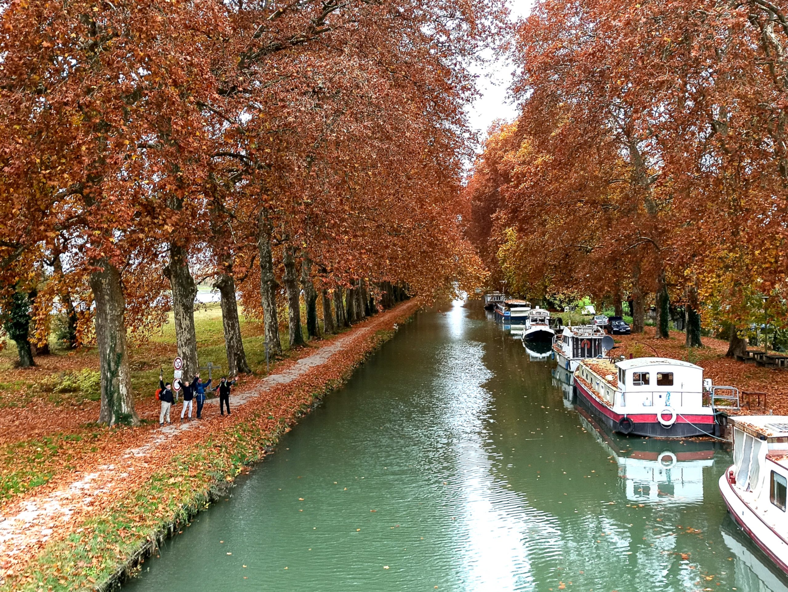 Canal en automne scaled